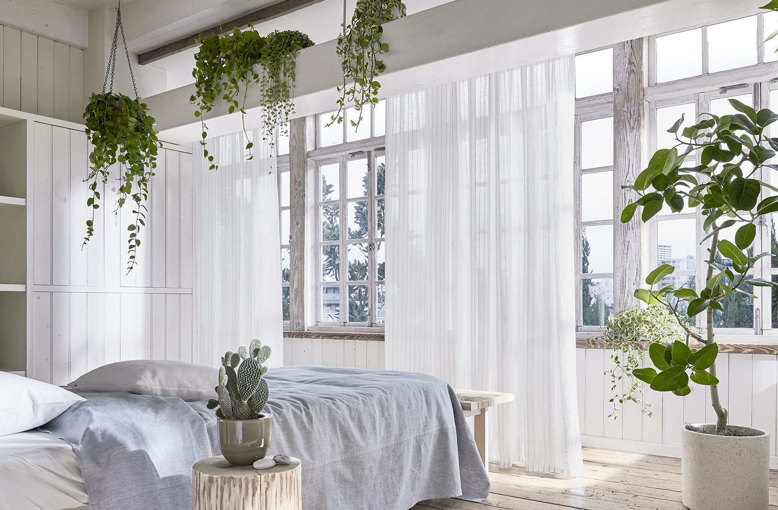 ラフなシャツのようなストライプ柄がアクセントの「ハンサムストライプ