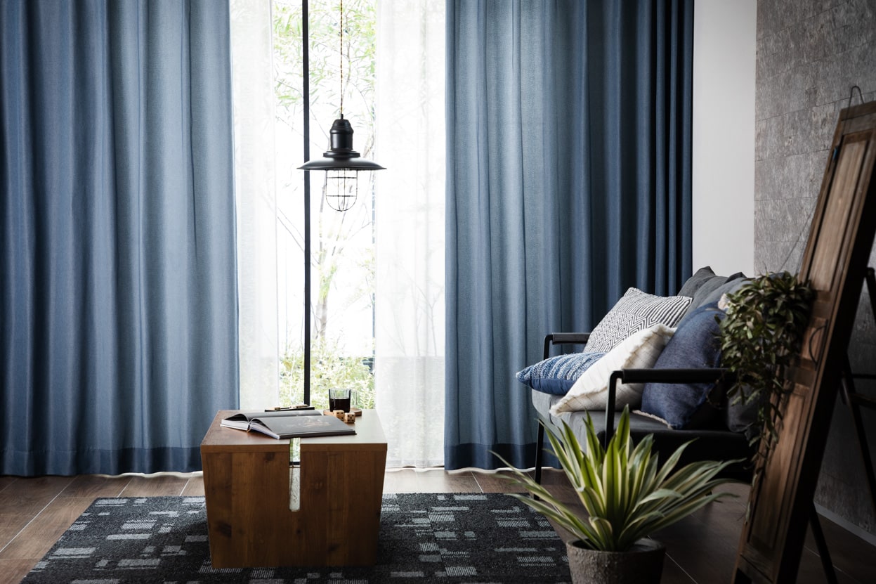 おしゃれな空間を演出するカーペットタイルの選び方と配置アイデア