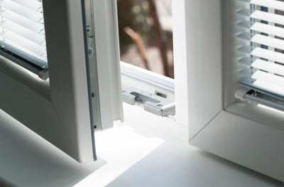 【保存版】窓の寒さ対策9選｜賃貸でも簡単にできる方法やおすすめ商品をご紹介