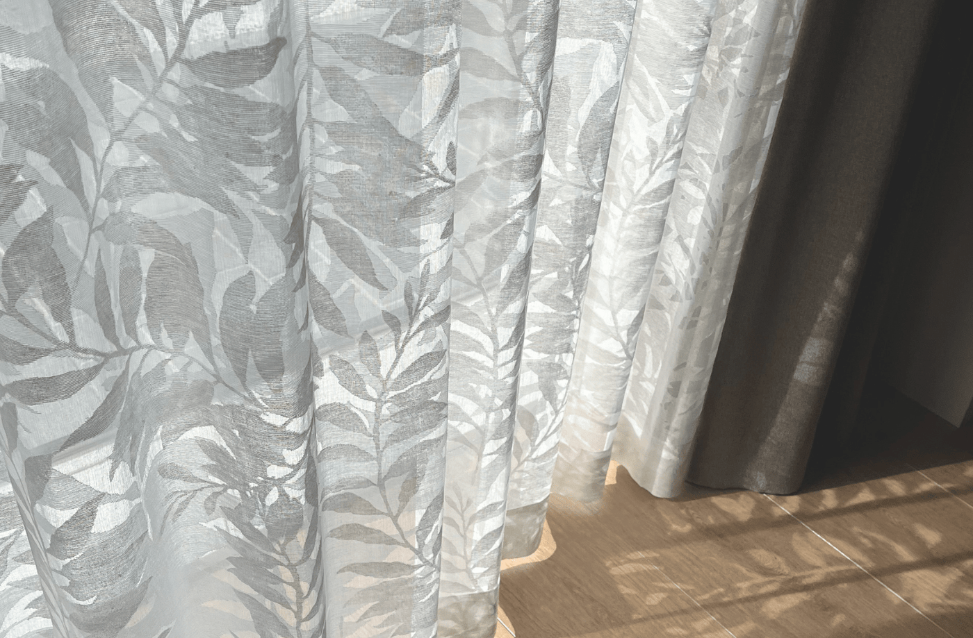 簡単手軽に模様替えができる、フロントレースカーテンの取り入れ方とおすすめカーテン